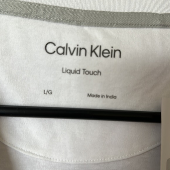 Brand new men’s polo Calvin Klein shirt - Picture 2 of 3